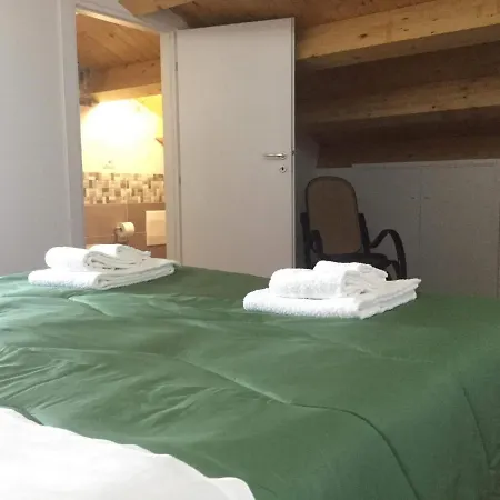 La Casetta Nel Bosco Per Turisti Holiday home *