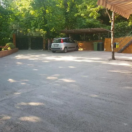 La Casetta Nel Bosco Per Turisti Holiday home *